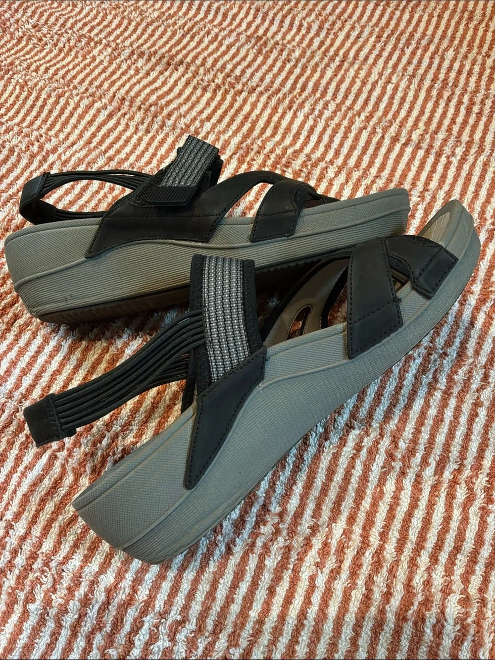 BareTraps women’s platform